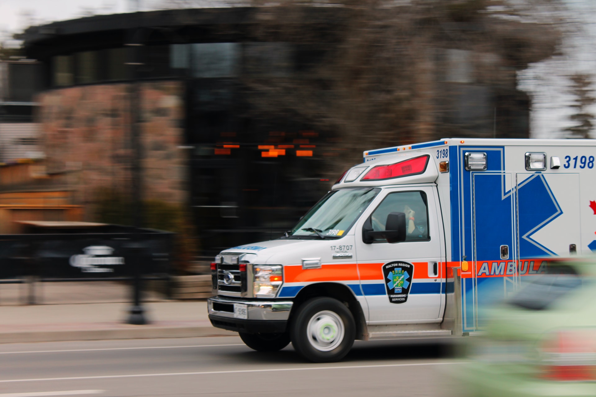 ambulance emergency services needed for blood clots in the lungs
